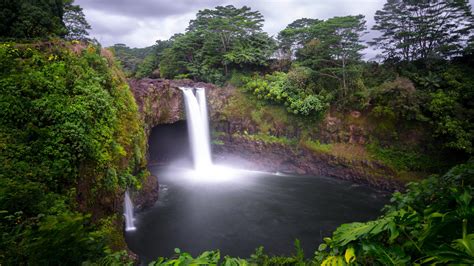 Download 2560x1440 Hawaii Waterfall Forest Cave Mini Lake