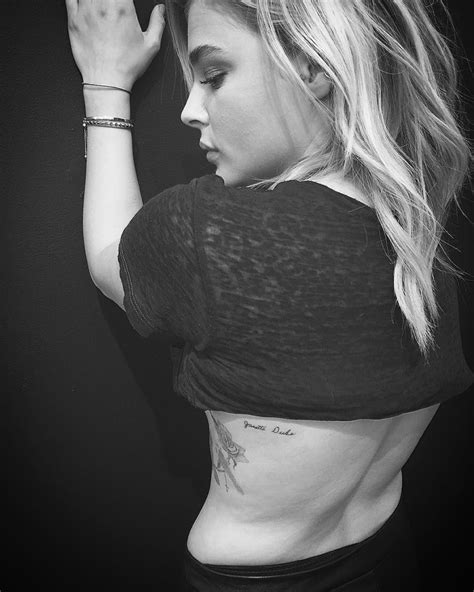 Chloe Moretz Showing Off Her New Tattoo • Rcelebs Chloe Grace
