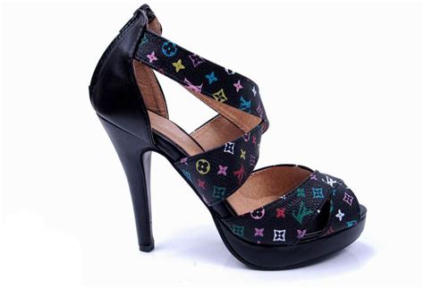 Gigapromo is the website to compare best shoe brand for women. Top 10 PRICIEST Shoe Brands of 2016: From Gucci to Louis ...