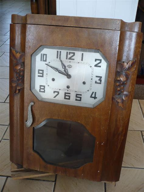 Photo Il Me Reste 1 Ancienne Horloge Murale En Bois Pour