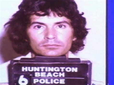 Rodney alcala worked as a photographer and a typesetter and was once a contestant on the dating game. however, police say he was also a chameleon and a serial killer, perhaps the. La macabra historia de Rodney Alcalá, el asesino serial ...