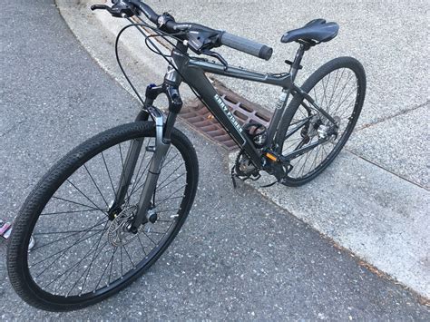 Disk brakes, front suspension, one or two back spokes slightly bent, shimano deore rear derailleur gold series aluminum 2009 Gary Fisher Kaitai