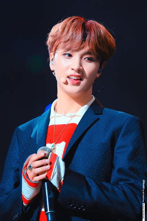 Lee dong hyuck (이동혁), best known by his stage name haechan, is a member of the boy group nct. ปักพินโดย EXO Love ใน MarkChan Haechan inthemood