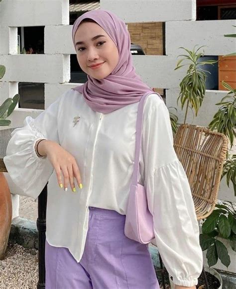 Pin Oleh Di Ootd Hijab Gaya Berpakaian Gaya Model Pakaian Model My