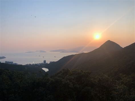 夫人蠟像館 太平山頂纜車摩天套票 香港昂坪360纜車 香港地鐵券 香港機場快線 香港九龍→澳門船票 香港上網卡. 坐纜車輕鬆上山頂 體驗超舒服嘅山頂廣場 | eatwo 兩個人醫吓肚