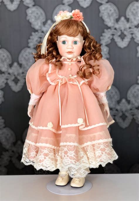 Elizabeth Porcelain Doll The Franklin Mint