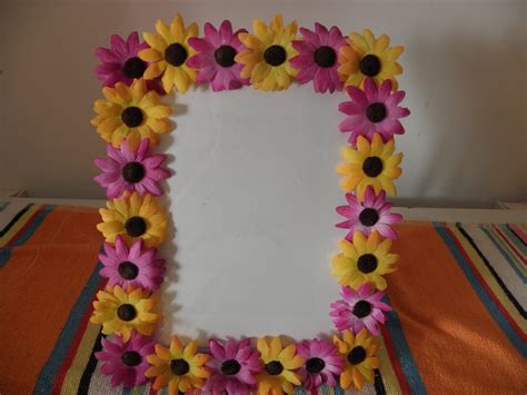 Eso ofrece les petits details, quienes tienen dos paquetes mensuales: El Olor de Cádiz - Flores, Marcos, Espejos, Cofres, Fimo ...