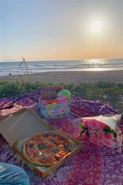 Discovering The Essence Of Aesthetic Summer Pizza Picnic On Beach 1