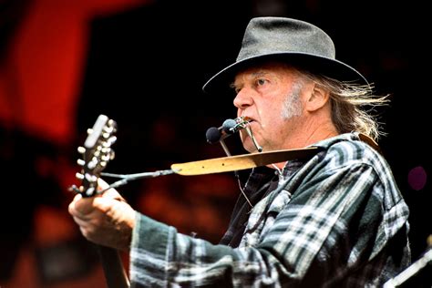 Neil Young Komt Met Jubileumeditie Van Succesalbum Harvest Foto Adnl