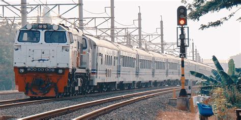 Kereta Api Gumarang - Tiket Resmi