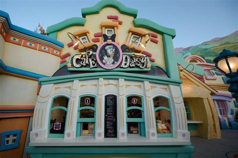 Now Open Mickeys Toontown Brings Cartoon Magic To Disneyland