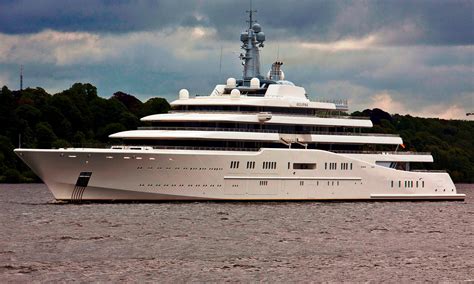 The chelsea football club owner's. Superyacht ECLIPSE Owned by Roman Abramovich is the ...