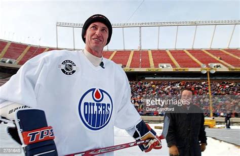 Wayne Gretzky Ice Hockey Classic Photos And Premium High Res Pictures