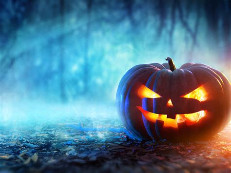 30 Be Bewitched Halloween Wallpapers For 2020 4k Hongkiat