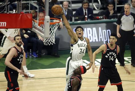 Maybe you would like to learn more about one of these? Antetokounmpo y sus Bucks se exhiben ante Raptors y tienen ...