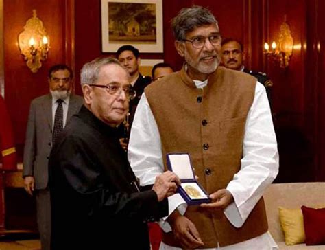 Kailash Satyarthi Gives Away His Nobel To The Nation India News