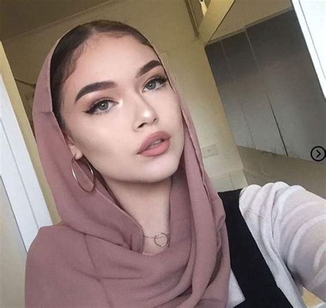 Top 20 Hijabi Girls That Are Too Cute For The Internet Hijab Style