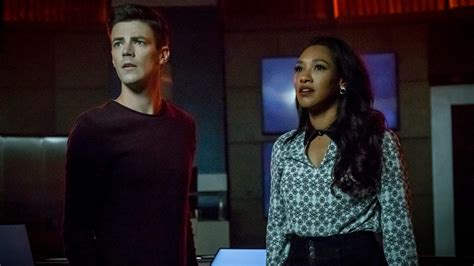 The Flash Spoilers Iris Wont Be Getting Pregnant In Season 6 Tv Guide