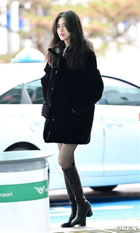 Han So Hee Stuns Onlookers As She Departs For London To Attend The