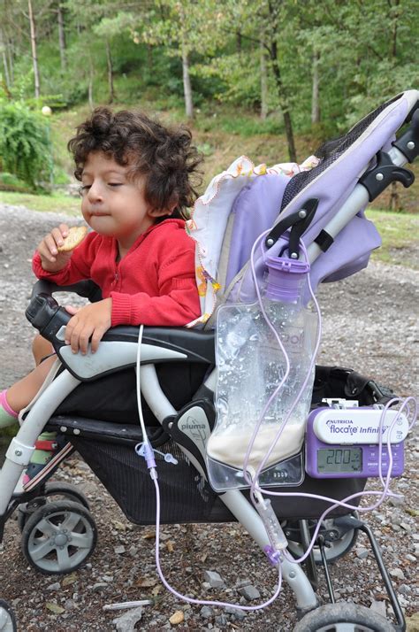 La nutrizione parenterale consiste nella somministrazione di nutrienti direttamente per via venosa, scavalcando l'apparato digerente. In viaggio con Nina: Mangiare in ...automatico