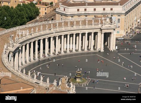 St Peters Square At The Vatican Stock Photo Alamy