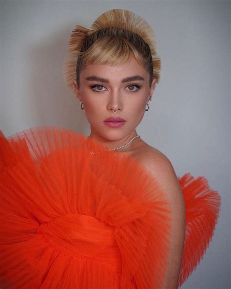 Comfort Florence Pugh On Twitter This Woman Gets My On My Knees