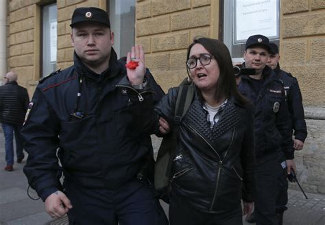 Russian Lgbt Activist Is Found Dead Friends Say She Was Threatened Kuaf
