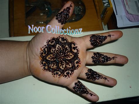 65 gambar motif henna pengantin tangan jempolkaki com 18 12 2019 ini adalah henna di telapak tangan cantik dan mudah dibuat yang di posting pada december 18 2019 oleh roman kamelove memiliki kategori nah selain dibawah ini. PERKHIDMATAN UKIRAN INAI PENGANTIN: inai/Henna: ukiran di ...