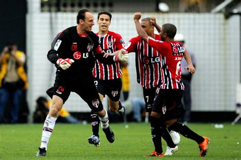 El exarquero brasileño rogério ceni fue anunciado este martes como nuevo técnico del flamengo el histórico exportero brasileño rogerio ceni es el nuevo entrenador del cruzeiro hasta el 2020. SPNet - Rogério Ceni foi decisivo na última vitória do São ...