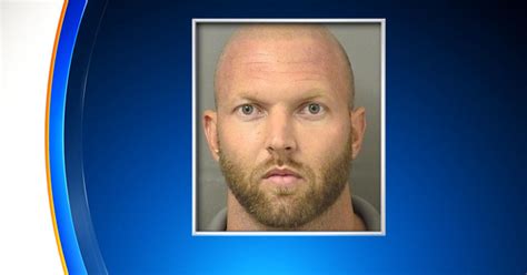 Naked Florida Man Accused Of Killing Suspected Peeping Tom Cbs Miami