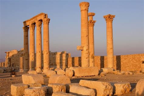Syrie LÉtat Islamique A Détruit Larche De Triomphe à Trois Entrées