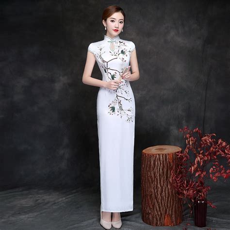 2018 Vintage Cheongsam White Long Qipao Dresses Women Chinese
