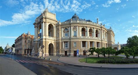 Opera mini v52.2254.150807 apk unduh untuk android. Ukraine, Odessa, Opera house wallpaper | architecture ...