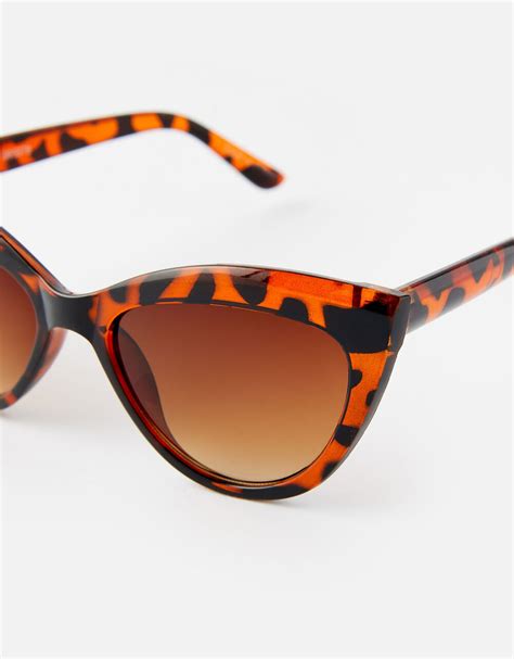 Ava Classic Cat Eye Sunglasses Sunglasses Accessorize Uk