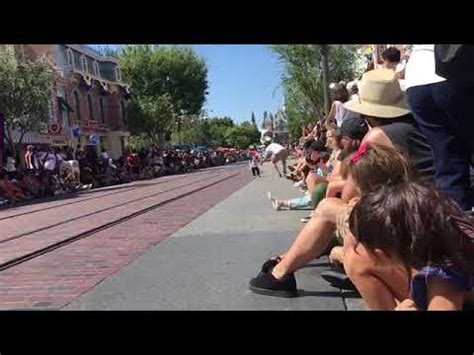 Disneyland Pixar Play Parade We Got Wet Youtube