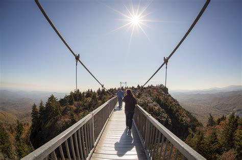 The Mile High Swinging Bridge In North Carolina Is Terrifying Yet Magical