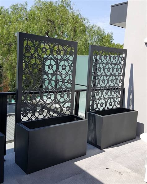 20 Planter Box With Privacy Screen