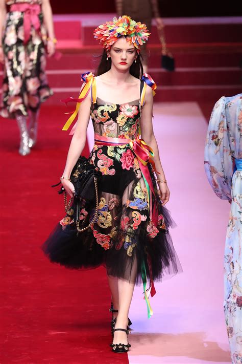 Dolce And Gabbana Put On Another Spectacular Show Fashion Dolce And