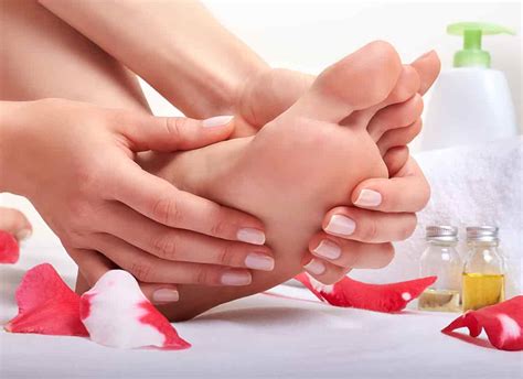 How To Do Ayurvedic Foot Massage Ayurvedasgcom