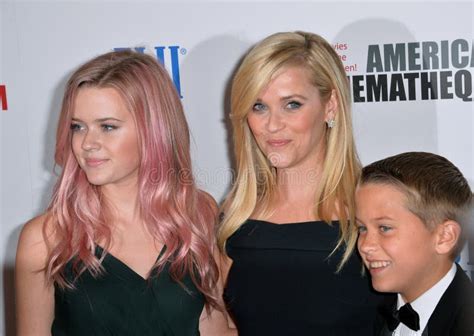Reese Witherspoon And Ava Elizabeth Phillippe And Deacon Phillippe Editorial Stock Image Image Of