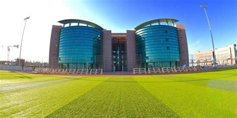 جامعة جازان من إحدى الجامعات المتميزة في المملكة ، و أتت عملية إنشائها بمقتضى الأمر الملكي السامي ، و الذي يحمل رقم (6616/م/ب) ، و الذي صدر بتاريخ 12/5/1436 هــ ، و الموافق 19/6/2005. جامعة جازان تناقش 40 رسالة ماجستير "عن بعد" » صحيفة الرأي ...
