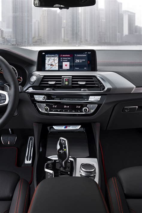 WORLD PREMIERE: 2019 BMW X4 -- The X3's More Stylish Sibling