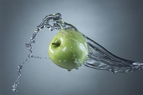 Green Apple Water Splash Gray Background Stock Photos Free And Royalty