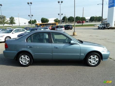 Get 1999 honda civic values, consumer reviews, safety ratings, and find even the sedan is a bit small for a whole family. Iced Teal Pearl 1999 Honda Civic EX Sedan Exterior Photo ...