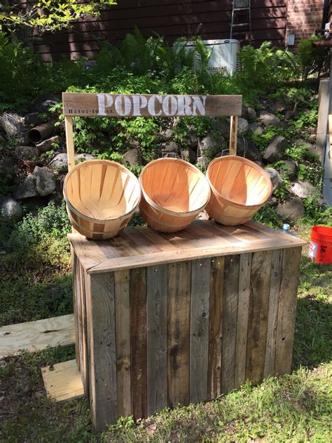 Diy Reclaimed Pallet Board Popcorn Stand Popcorn Stand Pallet