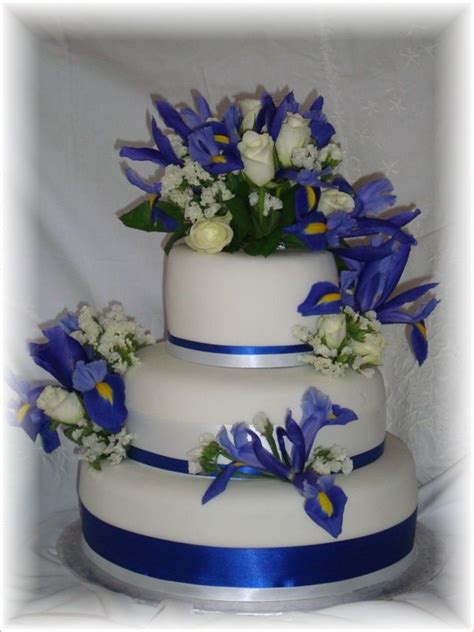 That said, they can end up being an economical alternative to buying flowers every week. or this one is also good | Elegant wedding cakes, Wedding ...