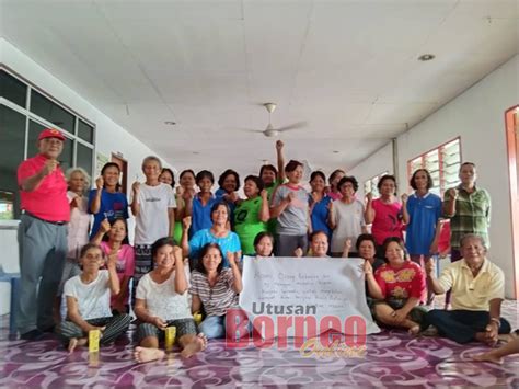 Majlis perbandaran hang tuah jaya. 52 petani mohon pertambahan lot berniaga di Tamu Indah ...