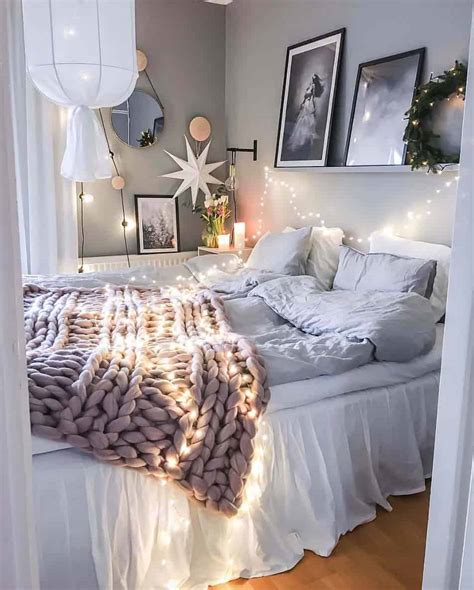 33 Ultra Cozy Bedroom Decorating Ideas For Winter Warmth