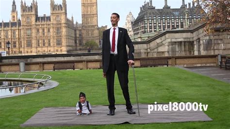 Amazing Worlds Shortest And Tallest Man Meet In Guinness Day Youtube