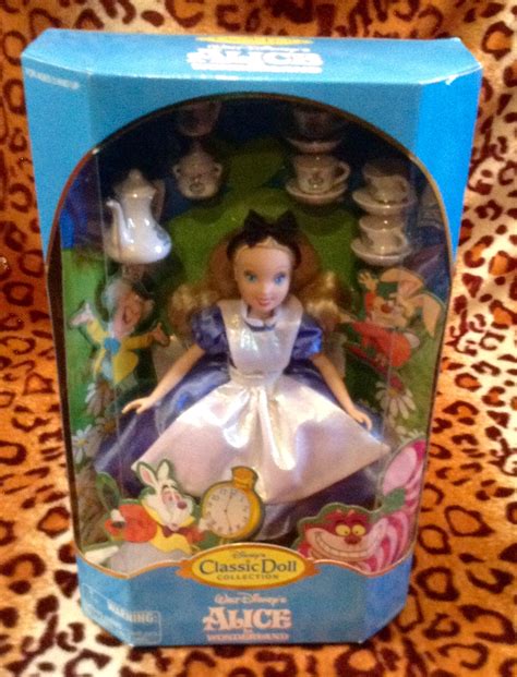 Disney Classic Doll Collection Alice In Wonderland With